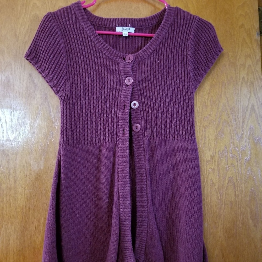 Short sleeve sweater by Grane